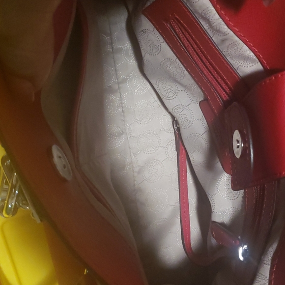 Michael Kors Large Red handbag - Picture 2 of 3
